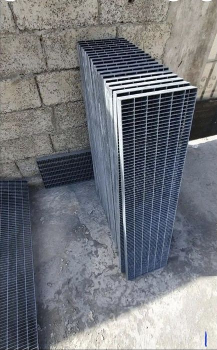 Vând trepte Zincata metalice galvanizate la cela mai mic preț din Româ