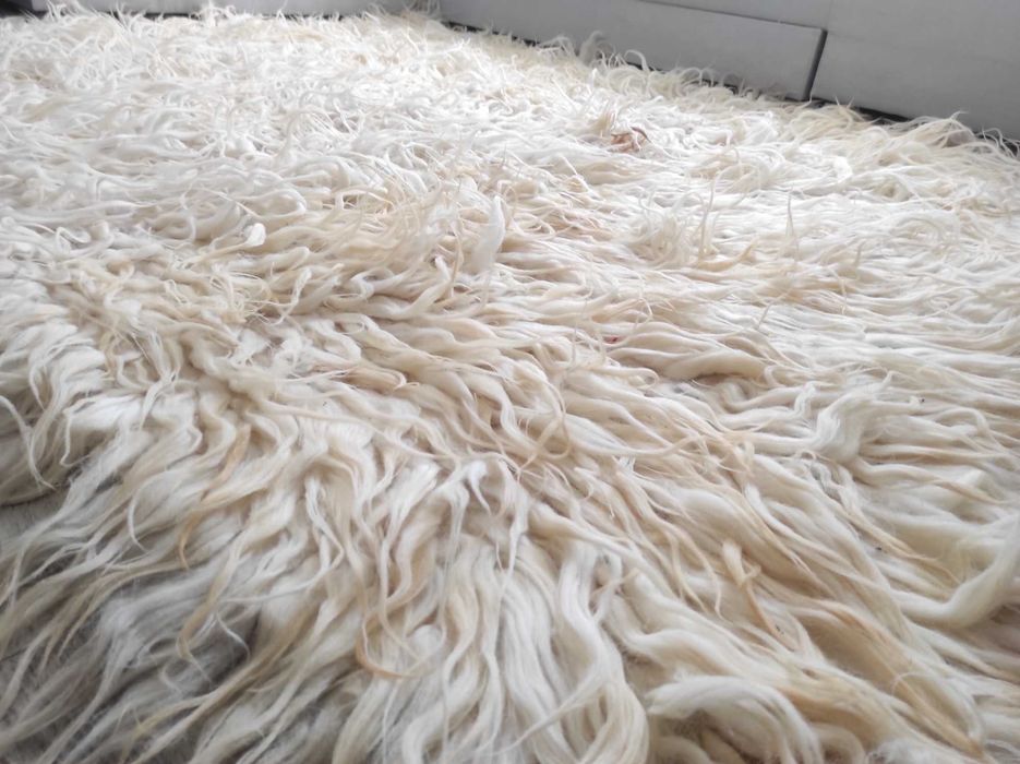 Голям килим от естествена овча вълна 235x185 см