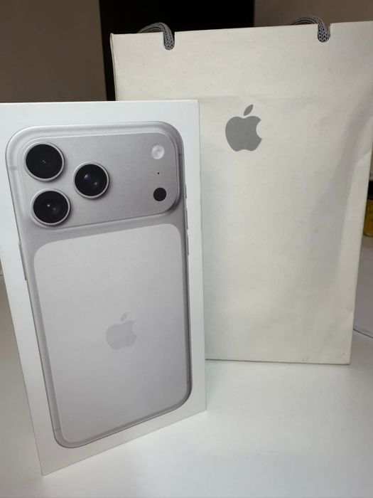 Iphone 17 pro max Sliver 256 gb