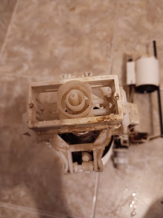 Арматура б/у для смывного бачка