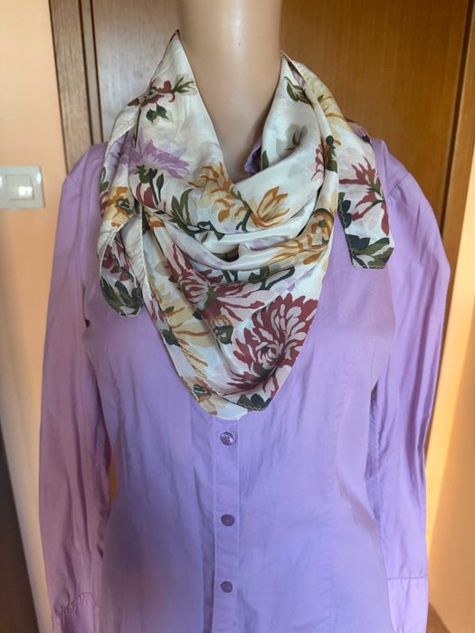 Копринен шал с флорален десен