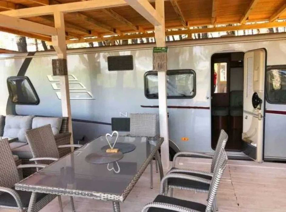 Каравана с навес къмпинг "Градина"