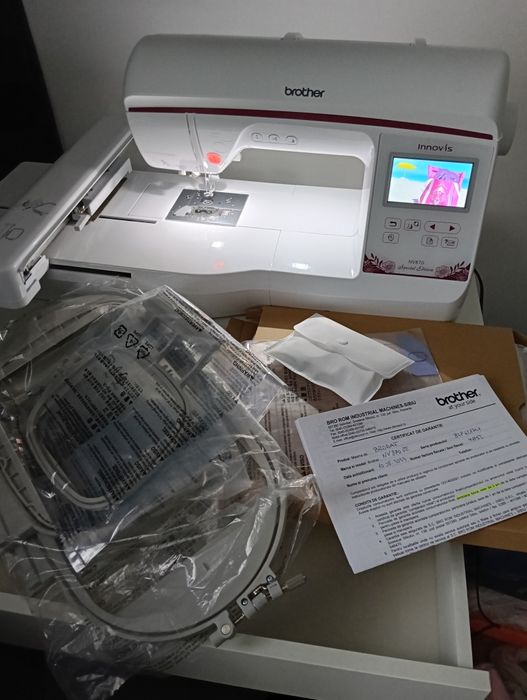 Mașina de brodat Brothers Innov-is NV870SE