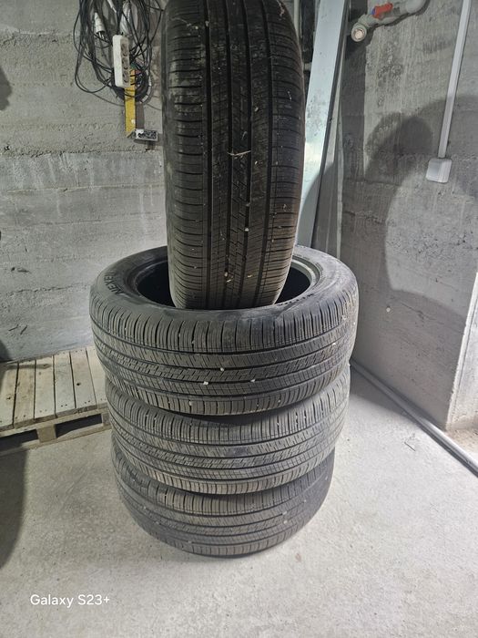 Продаётся Шины Нехен