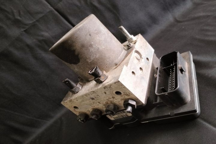Pompa ABS BLB 2.0 tdi  8e0614517at 8E0910517B Audi A4 B7