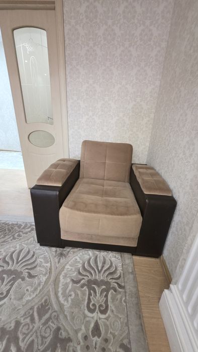 2.          кресла.