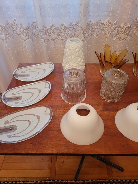 Плафоны разные для люстры.