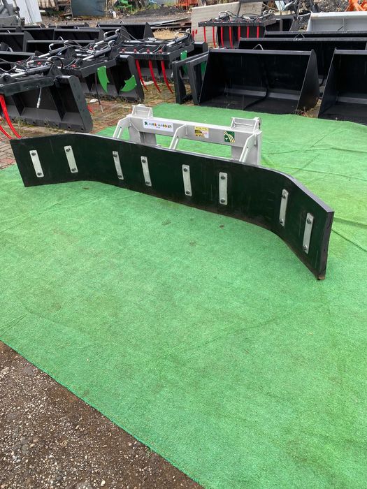 Lama de nivelat siloz si impins gunoi