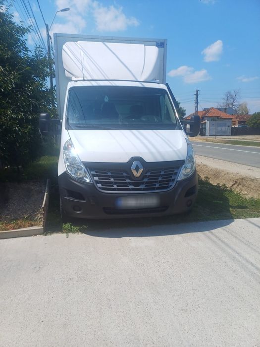 Vând Renault master carosat cu lift hidraulic.