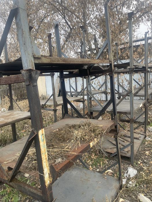 Продам металлические стелажи
