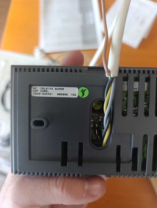 Програмируем контролер за водни конвектори Carel