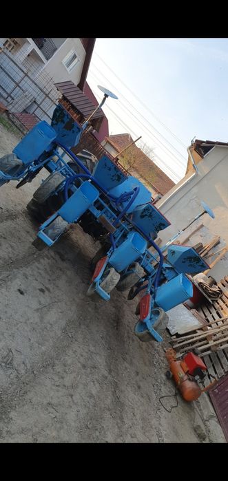 Vând semanatoare spc4