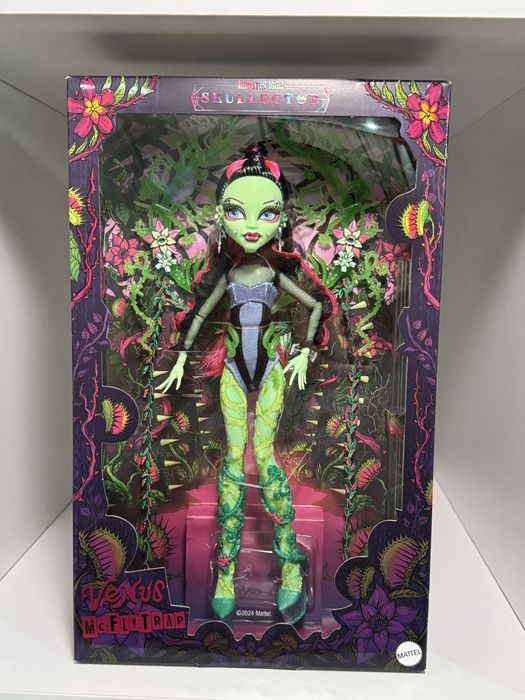 Monster high венера skullector
