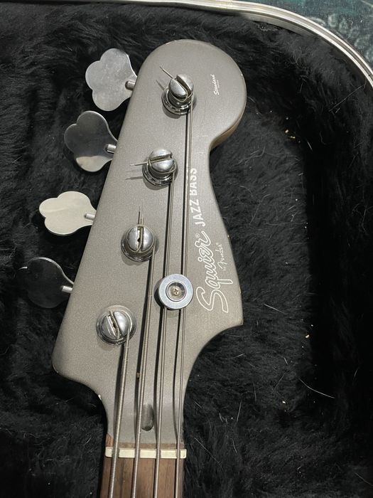 Продам Squire Jazz Bass