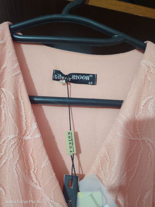 Платье нежно розовое