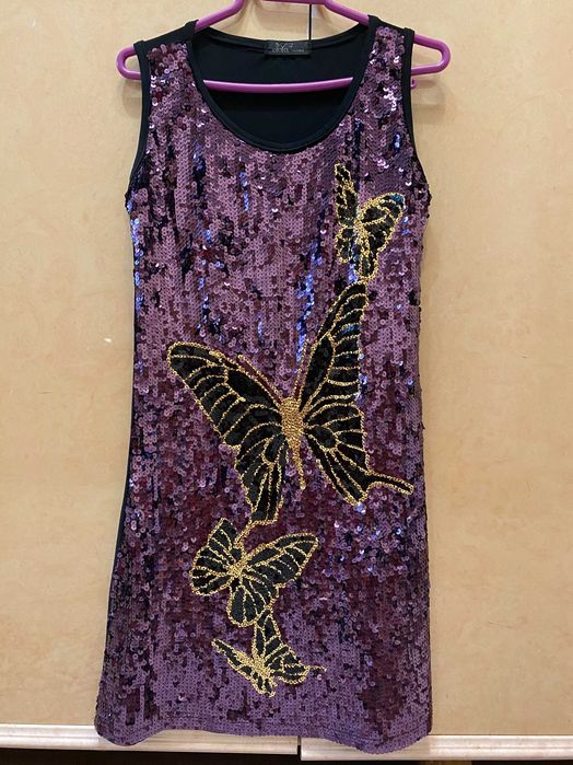 Продам женские платья 42-46 размера каждая по 5000 тенге