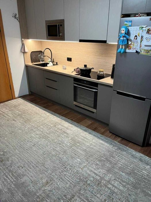 продам евротрешку, по Валиханова