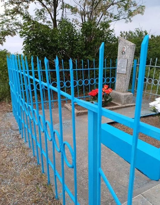 Уборка могил / Уборка на кладбище / Ритуальные услуги