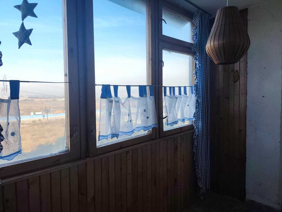 Двустаен апартамент в ж.к. Люлин 3