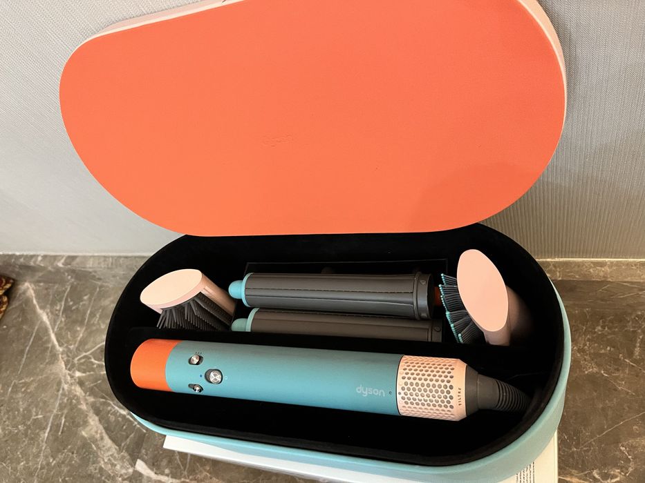 Продам  Дайсон стайлер……..