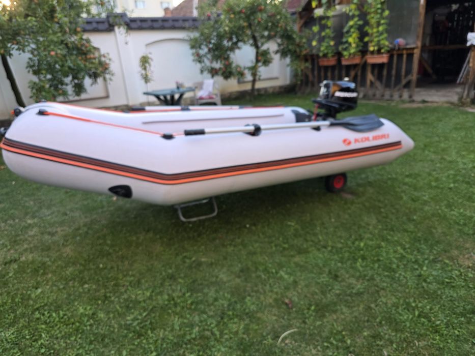 Barca gonflabila kolibri cu motor mercury 4 CP