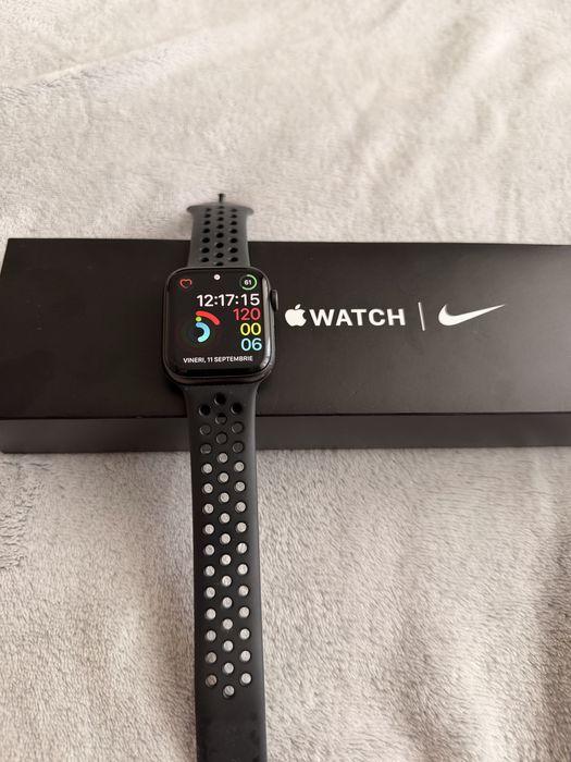 Apple watch SE 44 mm Nike