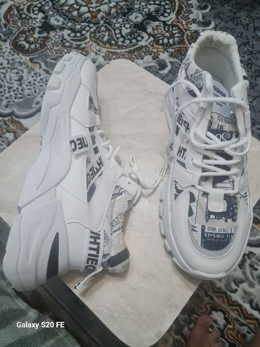 Обувь красовки..