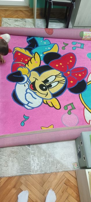 Детски килим килим мини маус
