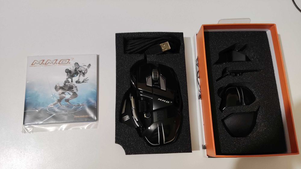Mouse MadCatz MMO 7 Black - Pachet Complet (Cutie/Accesorii) / Pentru Colecție sau Piese