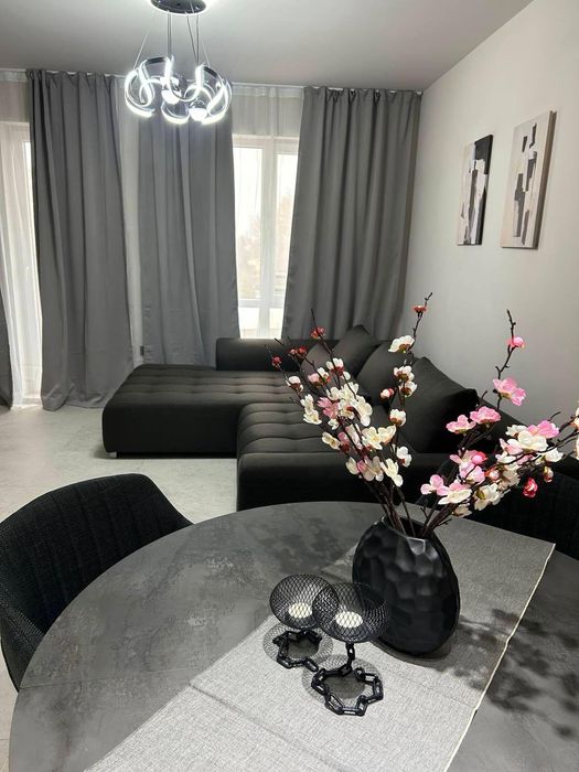 Дава се под наем Двустаен апартамент в Варна, Възраждане 1 - 65 кв.м за 598.23 € - Снимка #2