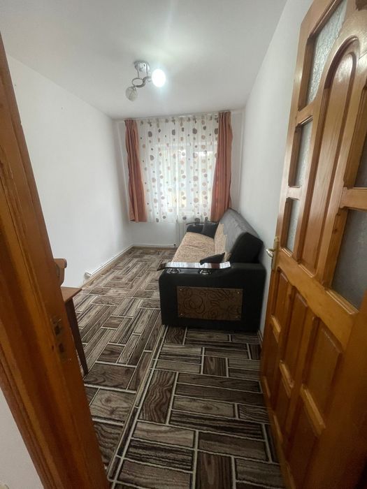 Apartament de vânzare cu 4 camere