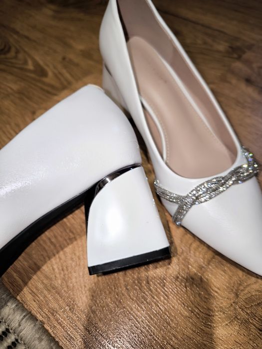 Продам туфли на девочку