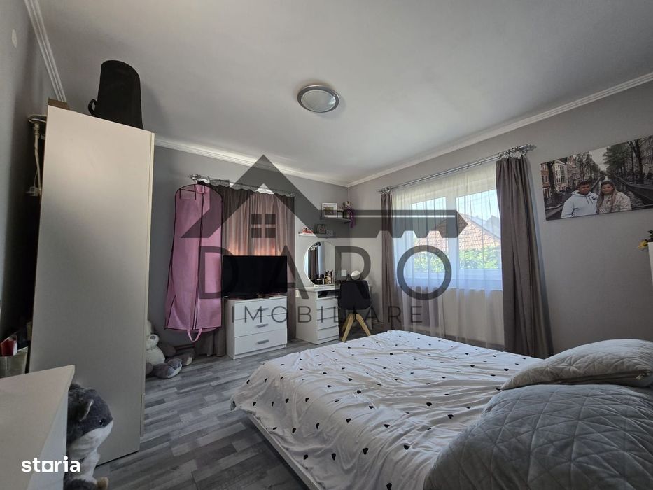 Casa in Livezeni , 140  mp utili , in centrul localitatii .