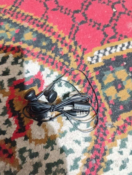 Nokia 2720 Flip 4G yangi