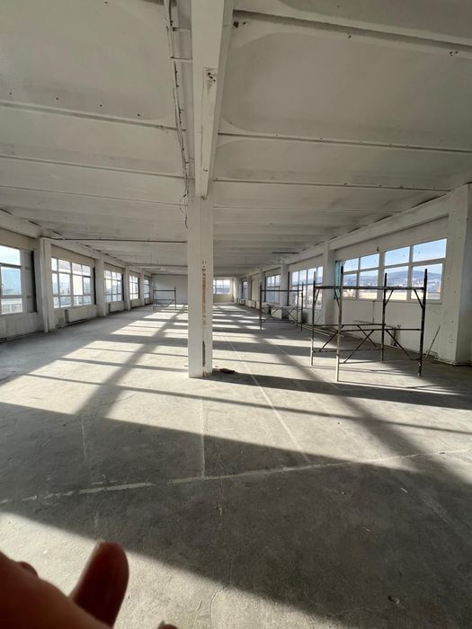 Închiriez spatiu proprietar 614 mp(vizavi de proiectul Rivus)