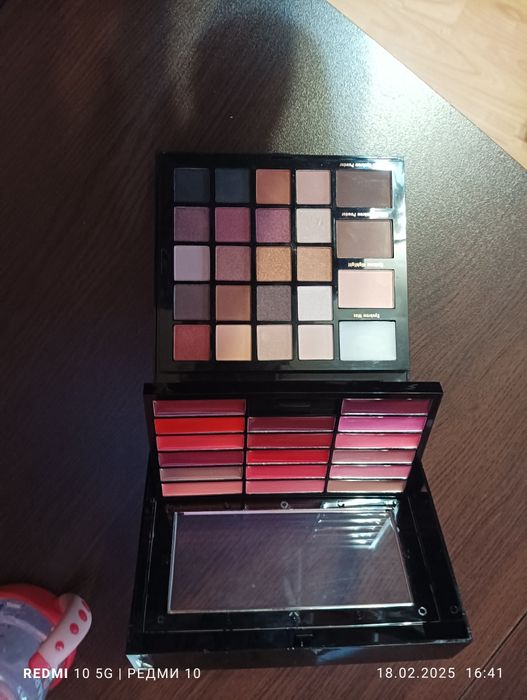 Продавам гримове