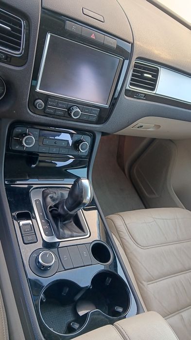 VW Touareg 3.0 V6 TDI,CRC motor 245 к.с. , ел. багажник, 60 броя на ча