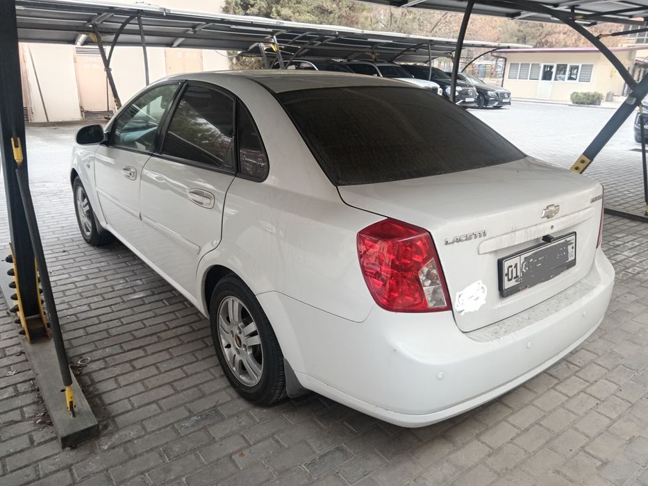 Lacetti 2010 продаётся в хорошом состоянии