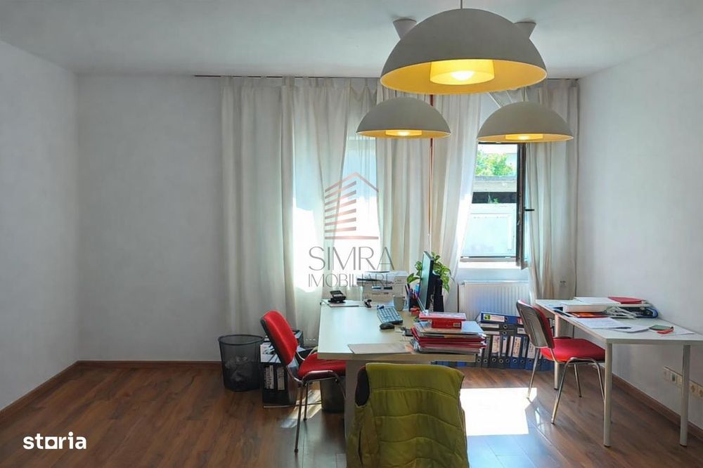 Casa ultracentrala curte comuna