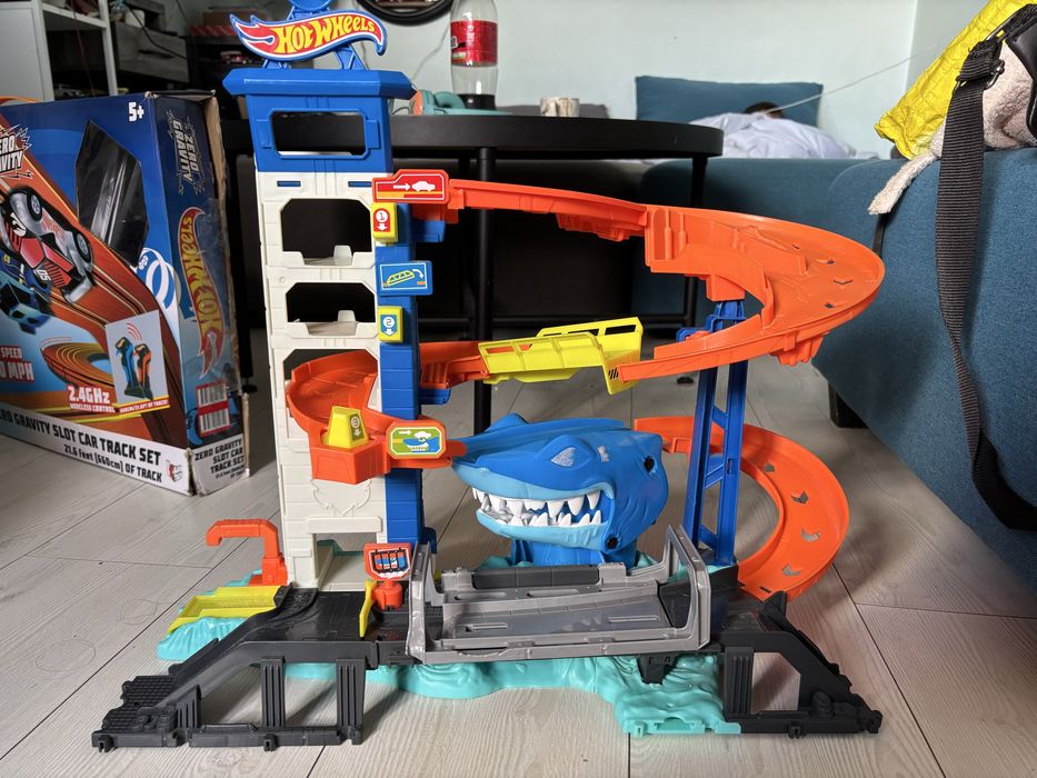 Писта Hot Wheels Shark и Zero gravity