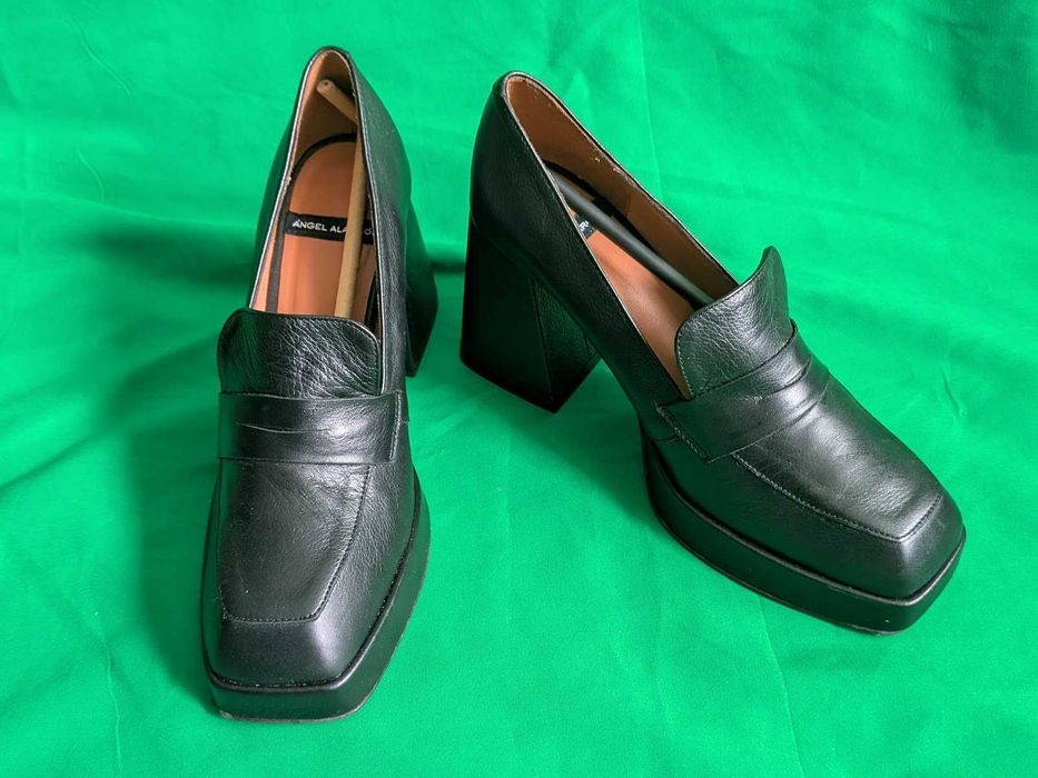 Pantofi nou, culoarea negru din piele,marimea 37, marca Ängel Alarcon