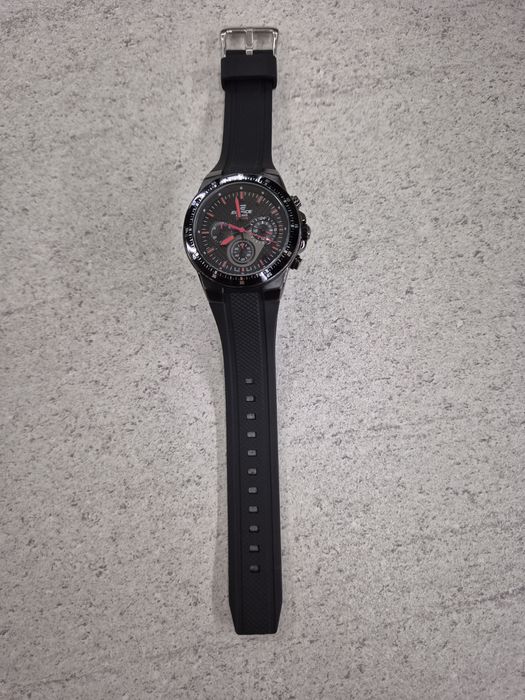 Часовник Casio EF-552