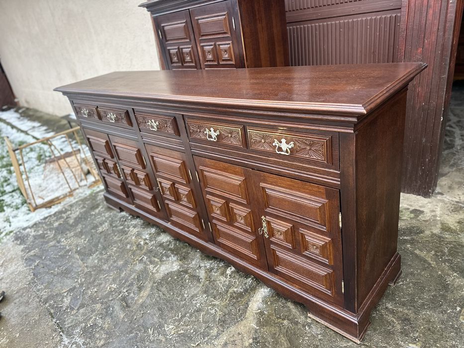 Голям дървен бюфет / шкаф – класически стил