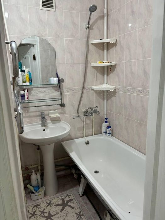 Продам 3хкомнатную квартиру в центре