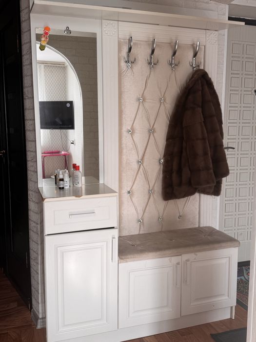 Продам прихожая