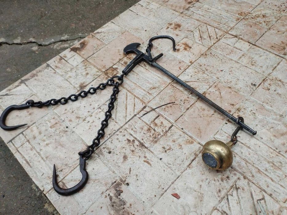 Стар кантар с топуз