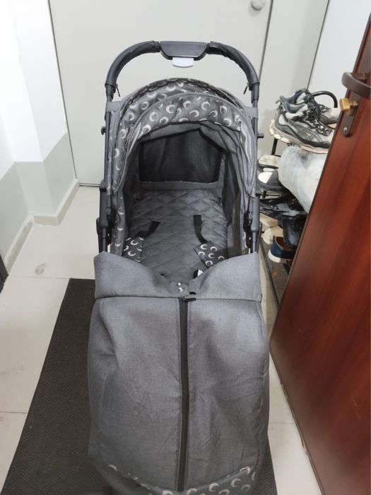 Продам коляску, очень легкая удобная