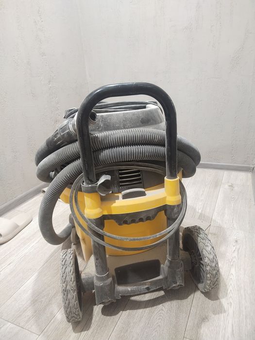 Пылесос промышленный Dewalt DWv902l