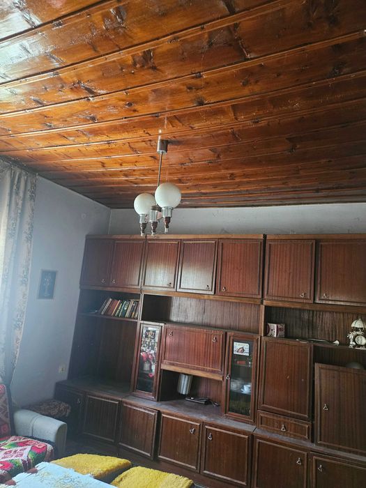 Масивна здрава къща в село Тотлебен