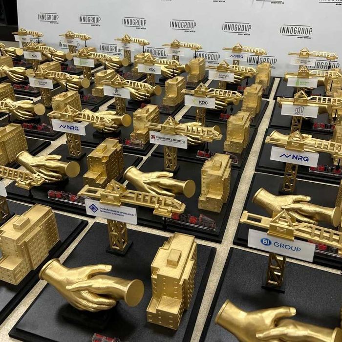 Статуэтки Кубки Наградная продукция Медали